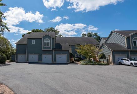 820 Castleford Circle