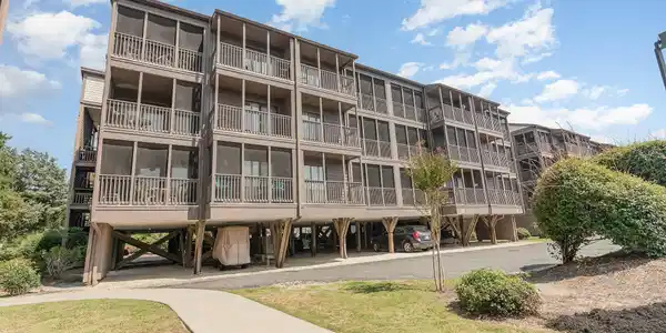 215 3rd Ave. N