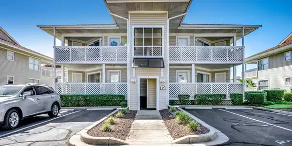 300 Shorehaven Dr.