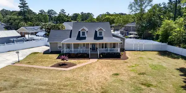 1602 Royal Oak Circle