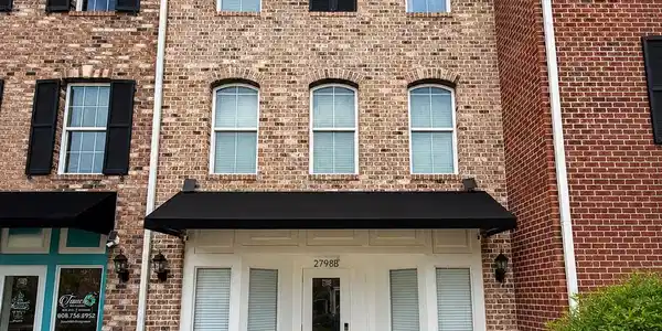 2798 Howard Ave.