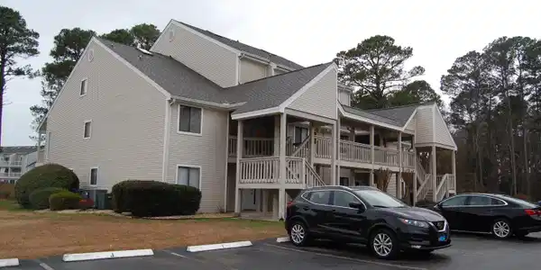 1095 Plantation Dr. W