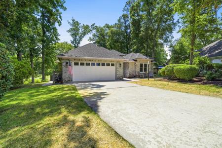 3112 Robyn Ct.