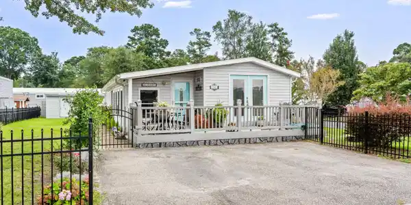 1543 Crystal Lake Dr.