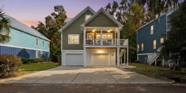 43 Sandlapper Way