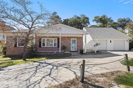 4406 Lakeside Dr.