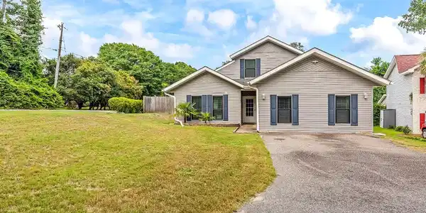1448 Bessent Ave.