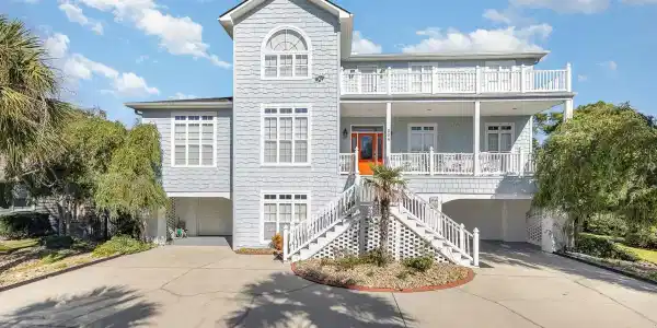 204 5th Ave. N