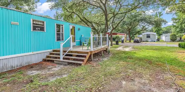 2708 Leo Dr.