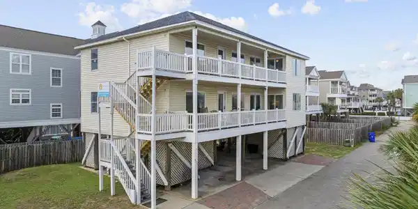 412 Seaside Dr. S