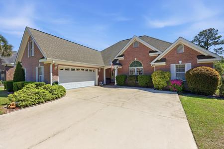 2562 Lake Vista Dr.
