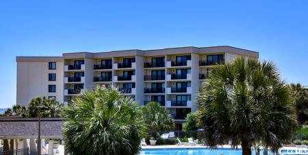 645 Retreat Beach Circle