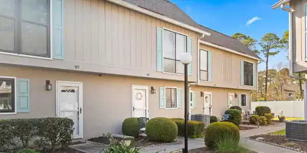927 Villa Dr.