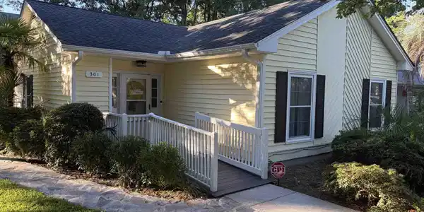 301 Stratford Pl.
