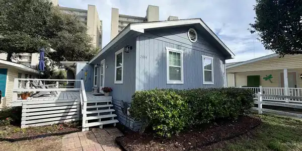 2014 Lark Dr.
