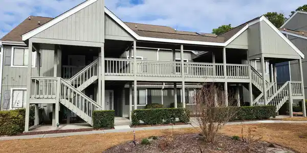 1890 Auburn Ln.