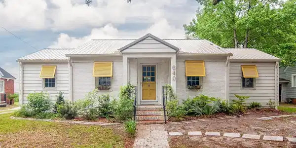 640 Willowbank Rd.
