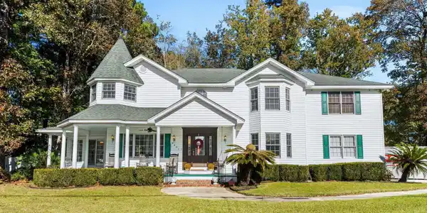 4401 Green Bay Trail
