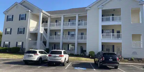 901-9 West Port Dr.