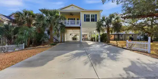 105 Lake Ln.