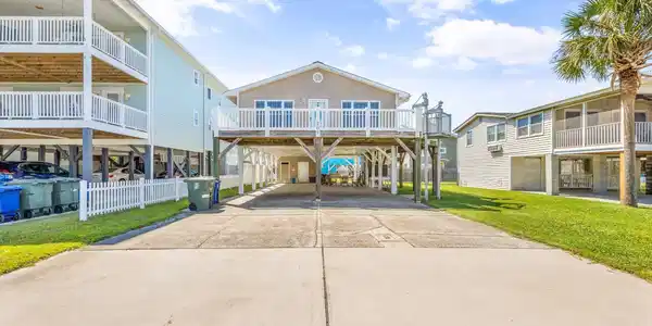 209 25th Ave. N