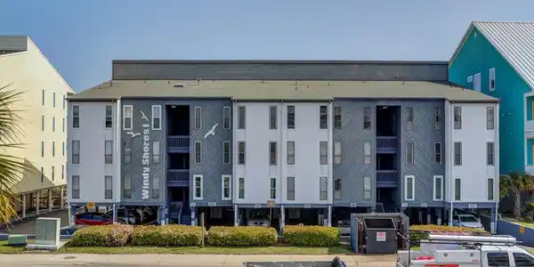 3301 Ocean Blvd. S