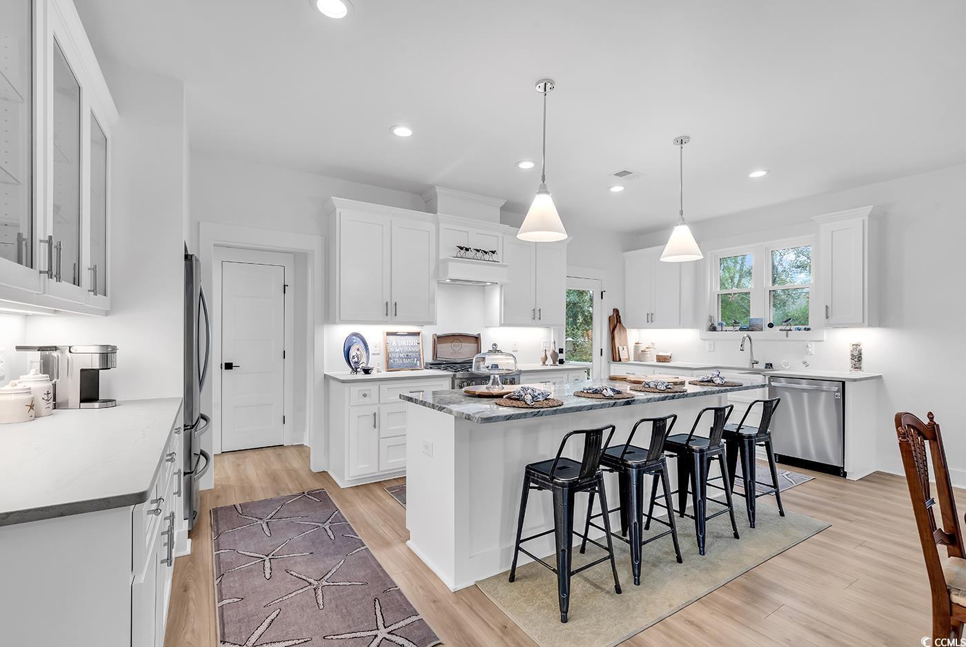 Image 4: Kitchen with stainless steel appliances, a kitchen Image 4: Kitchen with stainless steel appliances, a kitchen