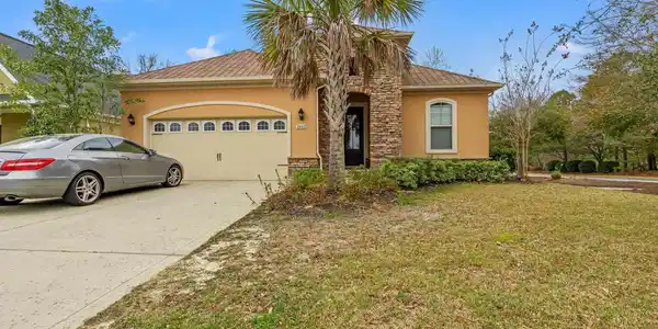 2402 Via Palma Dr.