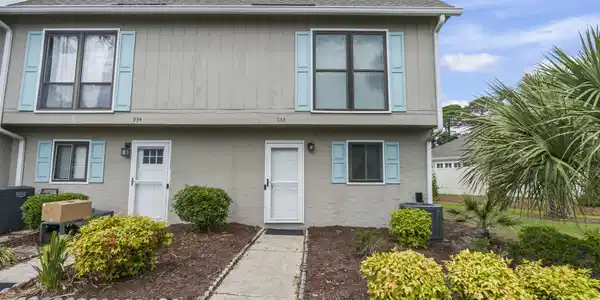 932 Villa Dr.