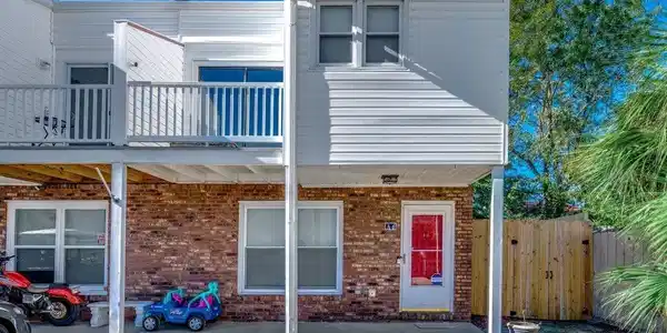 1502 Yaupon Dr.