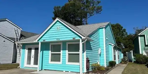 916 Emanon St.