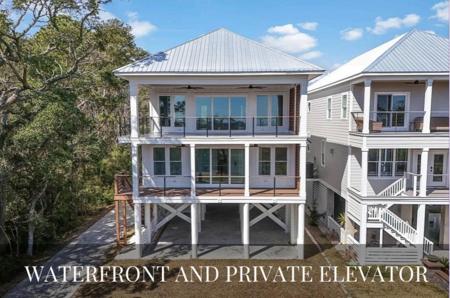 42 Enclave Pl.