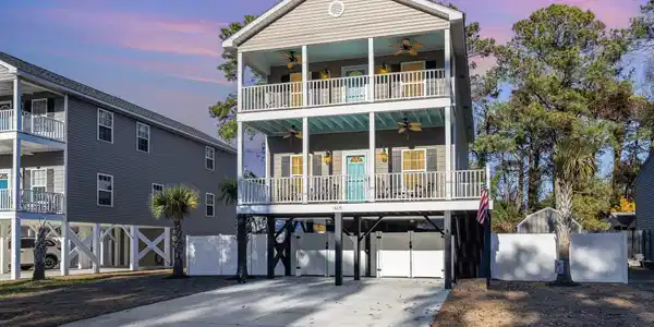618 Surfside Dr.