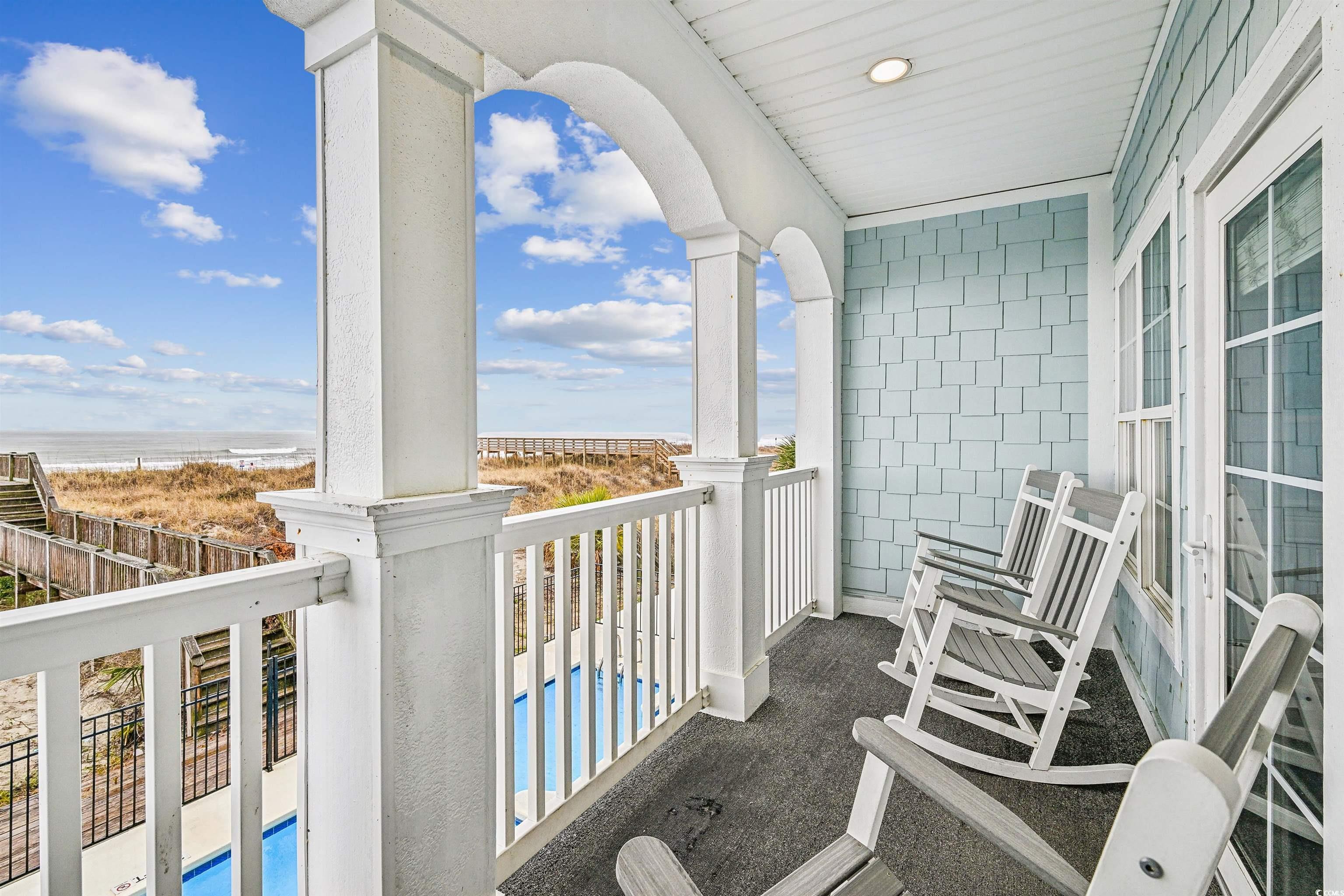 Image 2: Balcony with view of water and beach Image 2: Balcony with view of water and beach