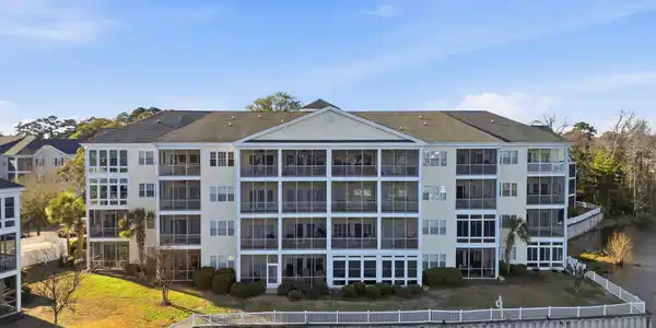 601 Hillside Dr. N