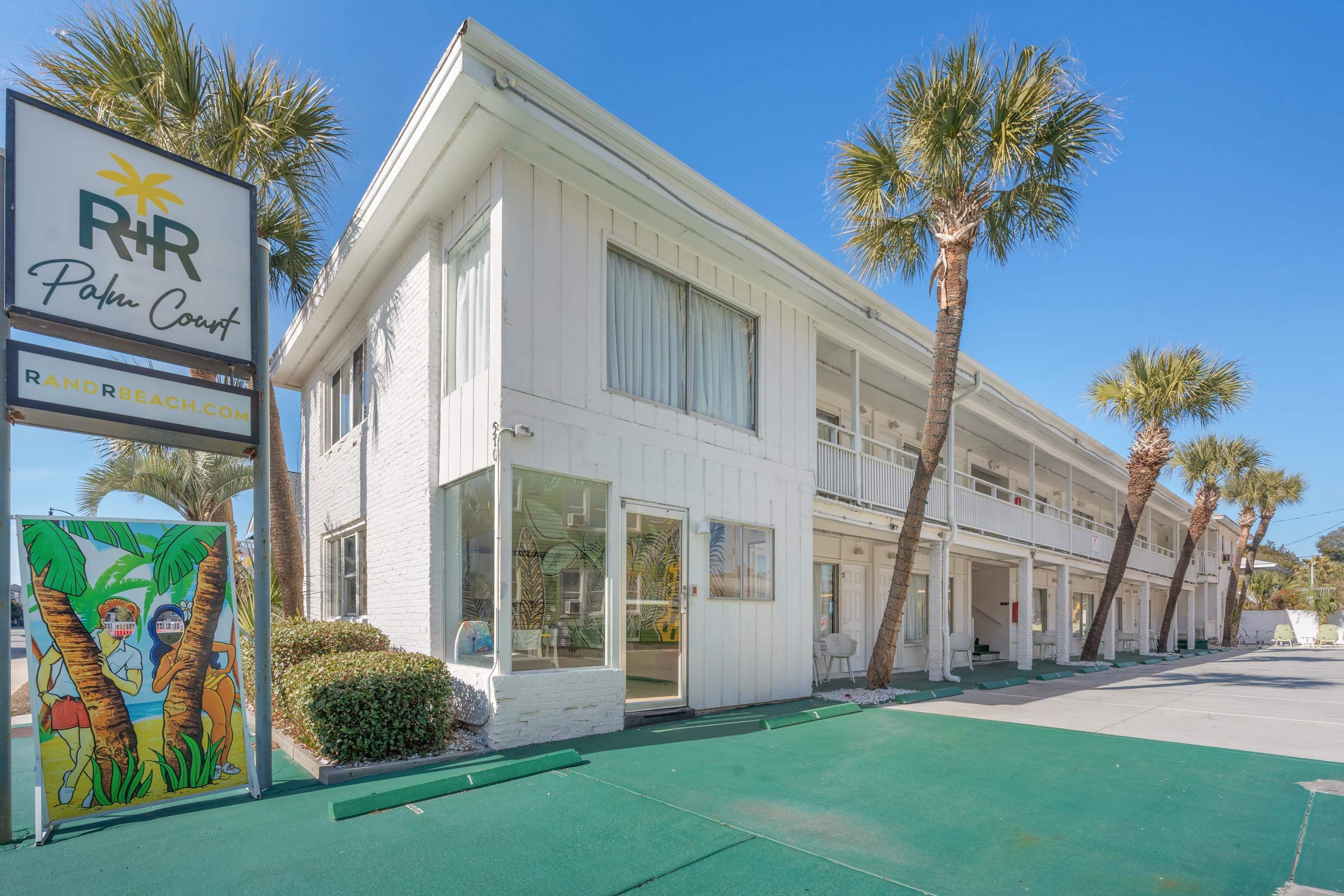 Image 2: 15 Units: 13 efficiencies, 2 Two Bedroom Units.