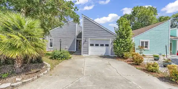 122 Live Oak Ct.