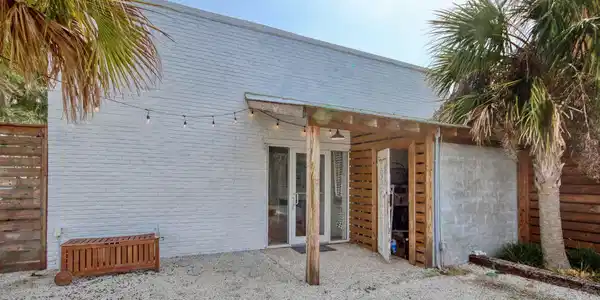 835 Front St.
