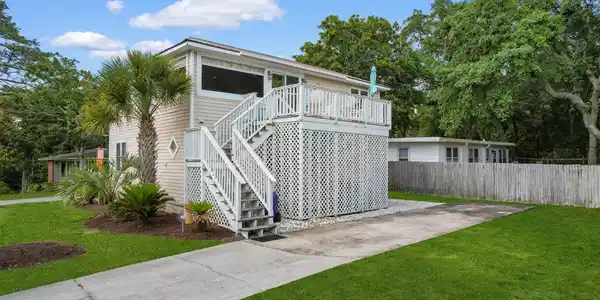 404 34th Ave. S