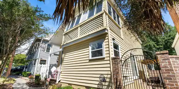1521 Edge Dr.