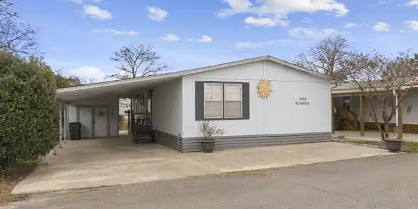 1802 Sunrise Dr.