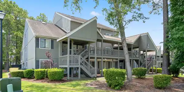 1890 Auburn Ln.