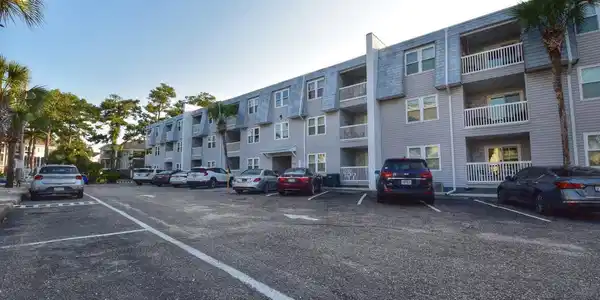 401 N Hillside Dr.