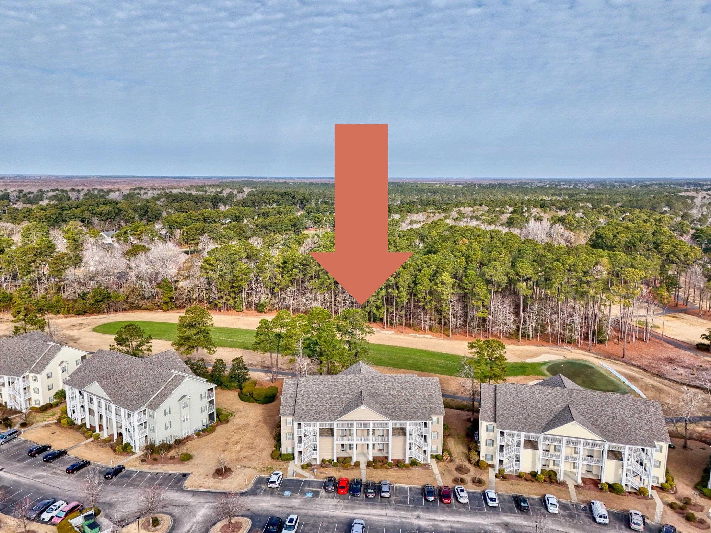Image 2: Golf course behind the building. Image 2: Golf course behind the building.