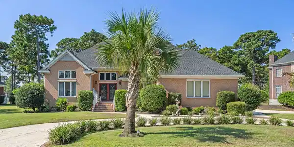 1044 Links Rd.