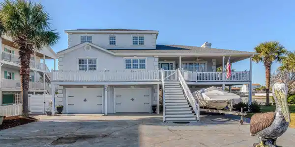 305 N 39th Ave. N