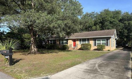 7708 Woodland Dr.