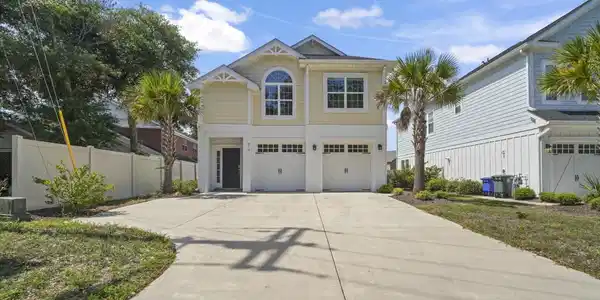 912 Hillside Dr.