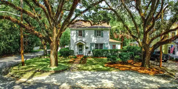 222 Duke St.