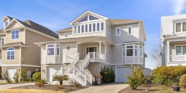 4614 South Island Dr.